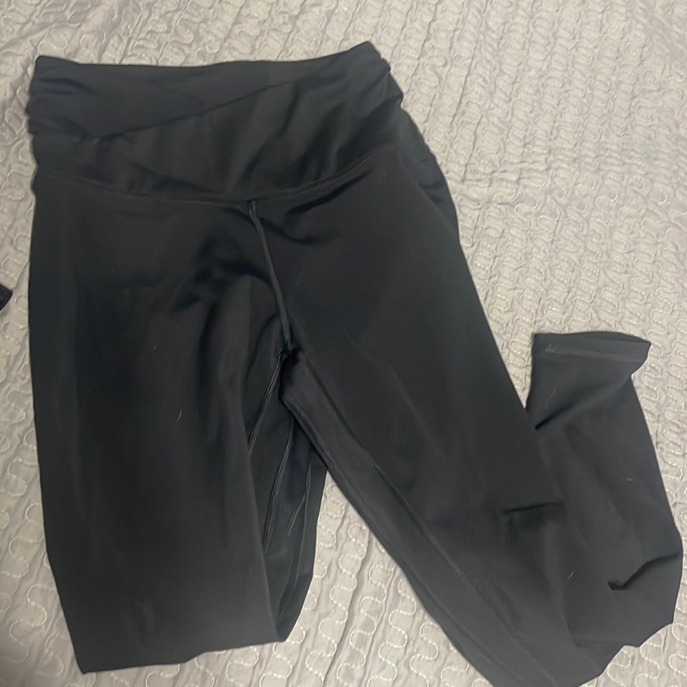 adodos crossover leggings size M